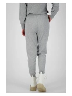 Sweathose "Wilma" In Hellgrau 9 Sweathose "Wilma" In Hellgrau -Trendiges Bekleidungsgeschäft alife and kickin sweathose wilma in hellgrau 1