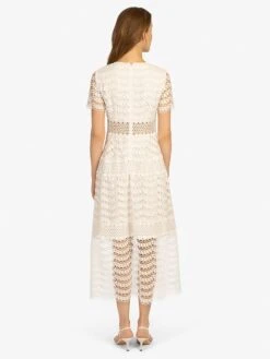 APART Kleid In Creme 7 APART Kleid In Creme -Trendiges Bekleidungsgeschäft apart kleid in creme 2