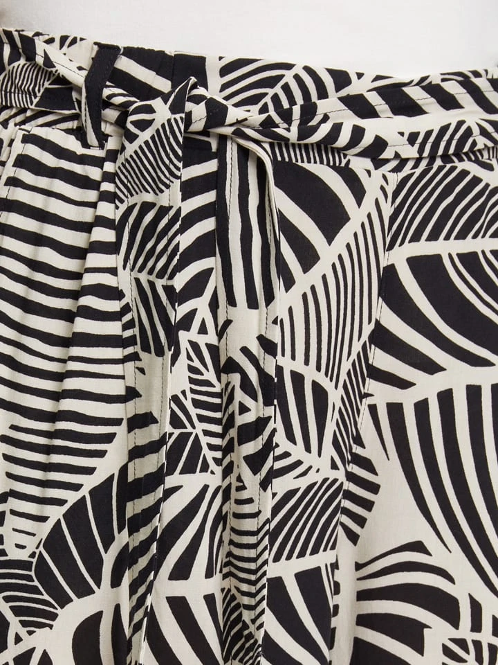 Betty Barclay Shorts In Schwarz/ Beige 8 Betty Barclay Shorts In Schwarz/ Beige – Bild 6