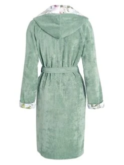 Cacharel Bademantel In Grün -Trendiges Bekleidungsgeschäft cacharel bademantel in grun 1