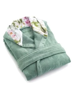 Cacharel Bademantel In Grün -Trendiges Bekleidungsgeschäft cacharel bademantel in grun 2