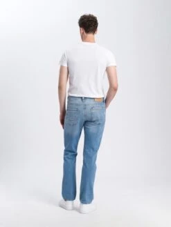 Jeans - Regular Fit - In Hellblau 11 Jeans - Regular Fit - In Hellblau -Trendiges Bekleidungsgeschäft cross jeans jeans regular fit in hellblau 3