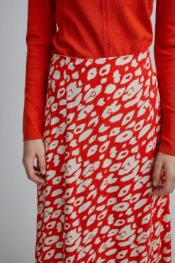 ICHI A-Linien-Rock In Rot 11 ICHI A-Linien-Rock In Rot -Trendiges Bekleidungsgeschäft ichi a linien rock in rot 3