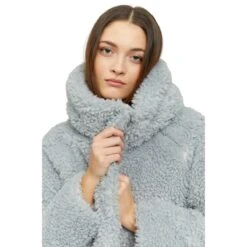 Mantel In Ice Blue -Trendiges Bekleidungsgeschäft mazine mantel in ice blue 5