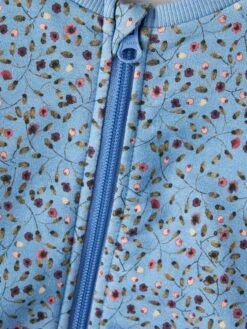 NAME IT Strickjacke. Langarm. Rundhals Blau 9 NAME IT Strickjacke. Langarm. Rundhals Blau -Trendiges Bekleidungsgeschäft name it strickjacke langarm rundhals blau 3