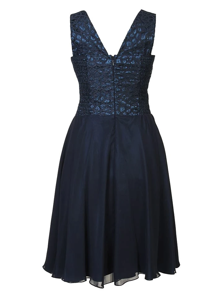 Kleid In Dunkelblau 4 Kleid In Dunkelblau – Bild 2