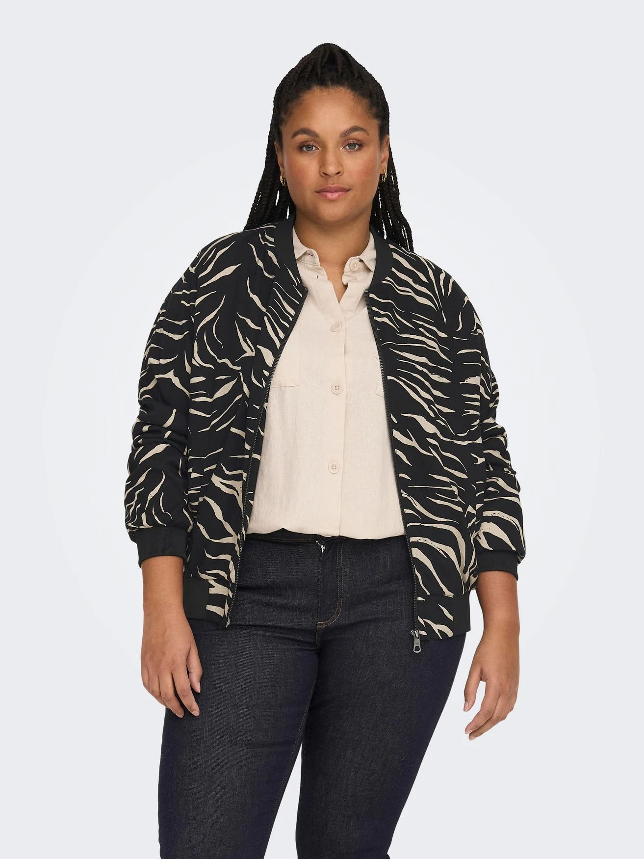 ONLY CARMAKOMA Bomber Jacke Übergröße Übergangs Blouson Plus Size CARNOVA In Schwarz 6 ONLY CARMAKOMA Bomber Jacke Übergröße Übergangs Blouson Plus Size CARNOVA In Schwarz – Bild 4