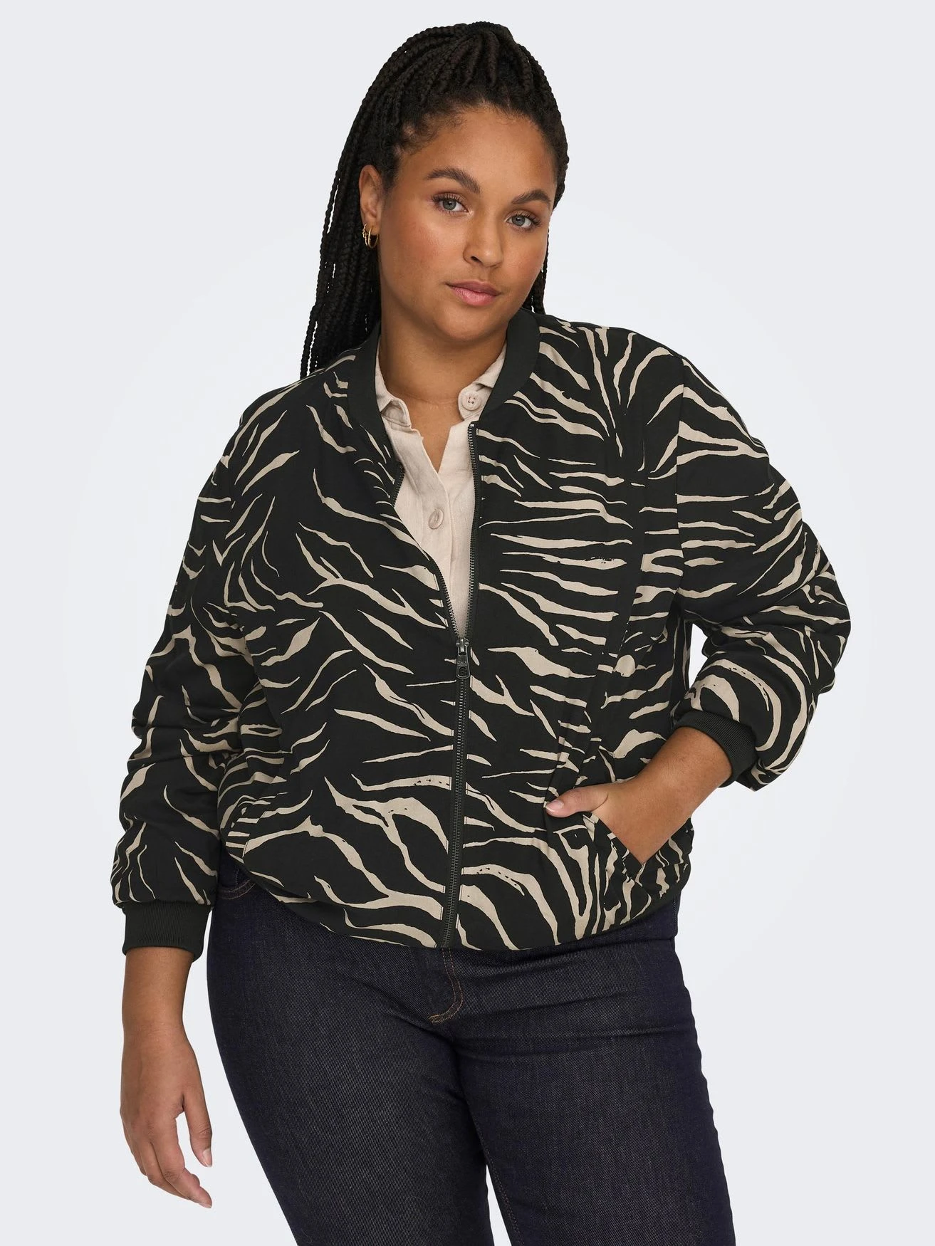 ONLY CARMAKOMA Bomber Jacke Übergröße Übergangs Blouson Plus Size CARNOVA In Schwarz 3 ONLY CARMAKOMA Bomber Jacke Übergröße Übergangs Blouson Plus Size CARNOVA In Schwarz