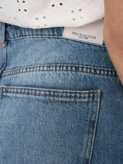 ONLY Jeans "Chris" - Comfort Fit - In Hellblau 13 ONLY Jeans "Chris" - Comfort Fit - In Hellblau -Trendiges Bekleidungsgeschäft only jeans chris comfort fit in hellblau 4