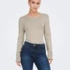 ONLY Longsleeve "Julie" In Beige 2 ONLY Longsleeve "Julie" In Beige -Trendiges Bekleidungsgeschäft only longsleeve julie in beige
