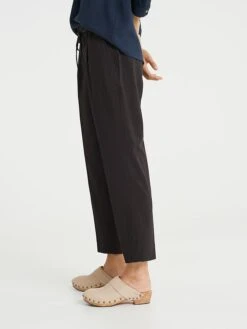 OPUS Hose "Melosa" In Schwarz 9 OPUS Hose "Melosa" In Schwarz -Trendiges Bekleidungsgeschäft opus hose melosa in schwarz 2