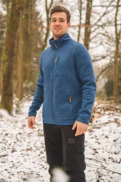 Strickfleecejacke Nucku In Marine 7 Strickfleecejacke Nucku In Marine -Trendiges Bekleidungsgeschäft os trachten strickfleecejacke nucku in marine 2