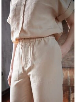 Stefanel Hose In Beige -Trendiges Bekleidungsgeschäft stefanel hose in beige 2